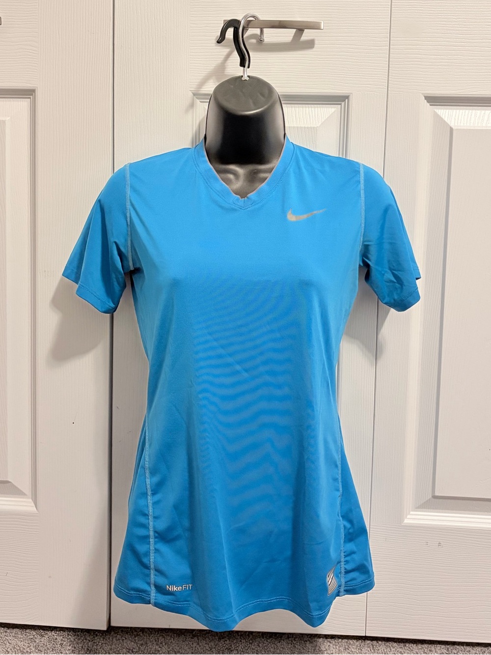 Nike Women’s Bright Blue V-Neck Short Sleeve Performance Tee